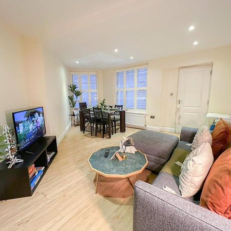 3 Bedroom Apartment With Private Terrace In Pimlico, Westminster, Victoria Londra Esterno foto