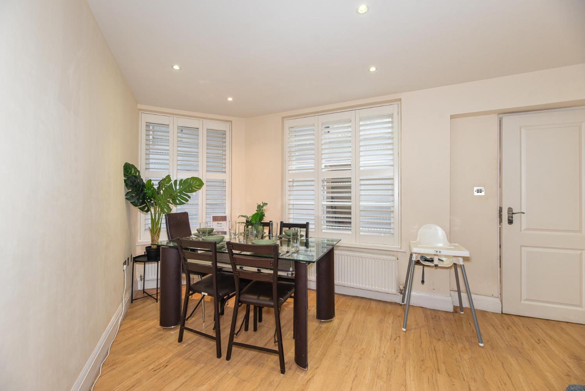 3 Bedroom Apartment With Private Terrace In Pimlico, Westminster, Victoria Londra Esterno foto