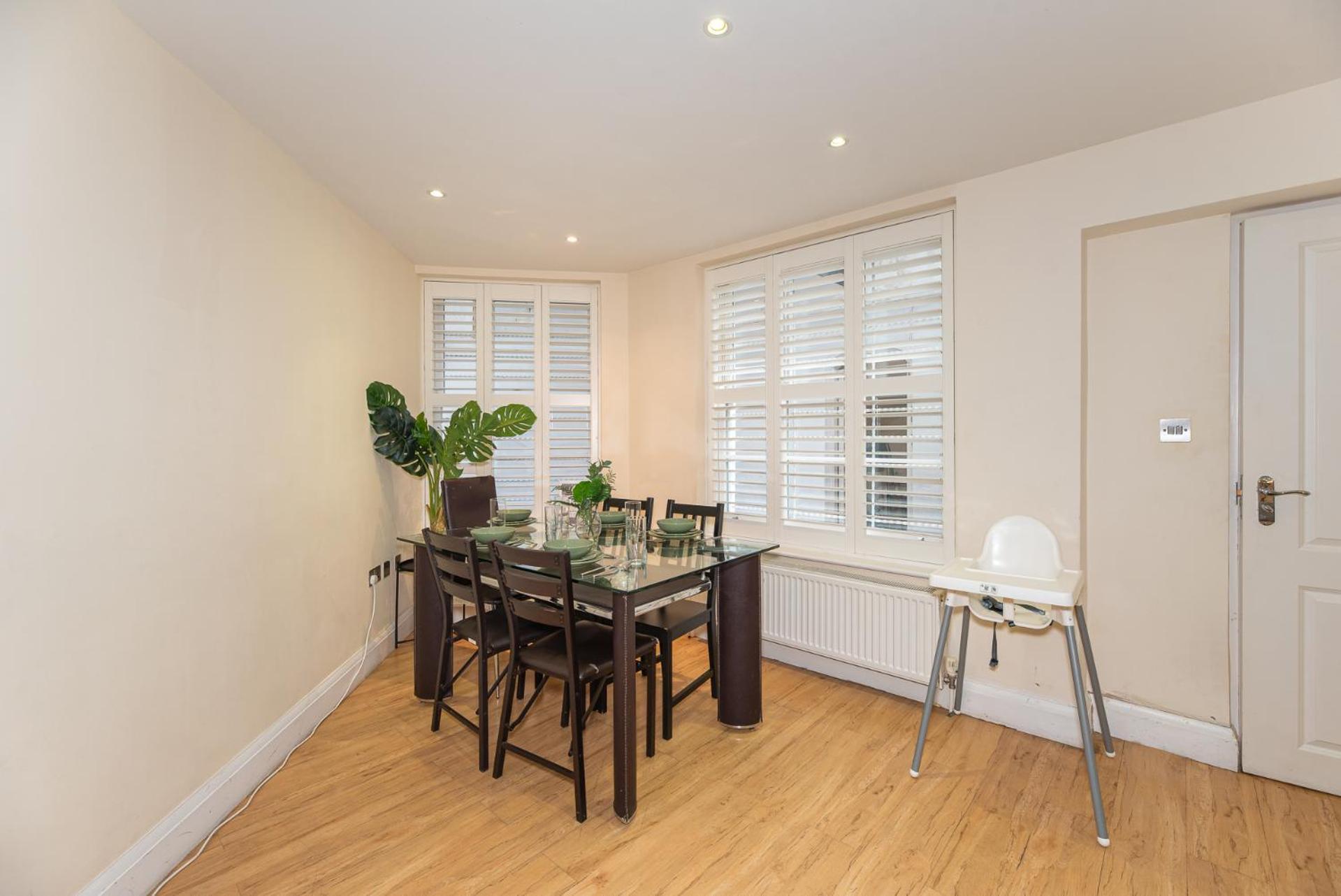 3 Bedroom Apartment With Private Terrace In Pimlico, Westminster, Victoria Londra Esterno foto