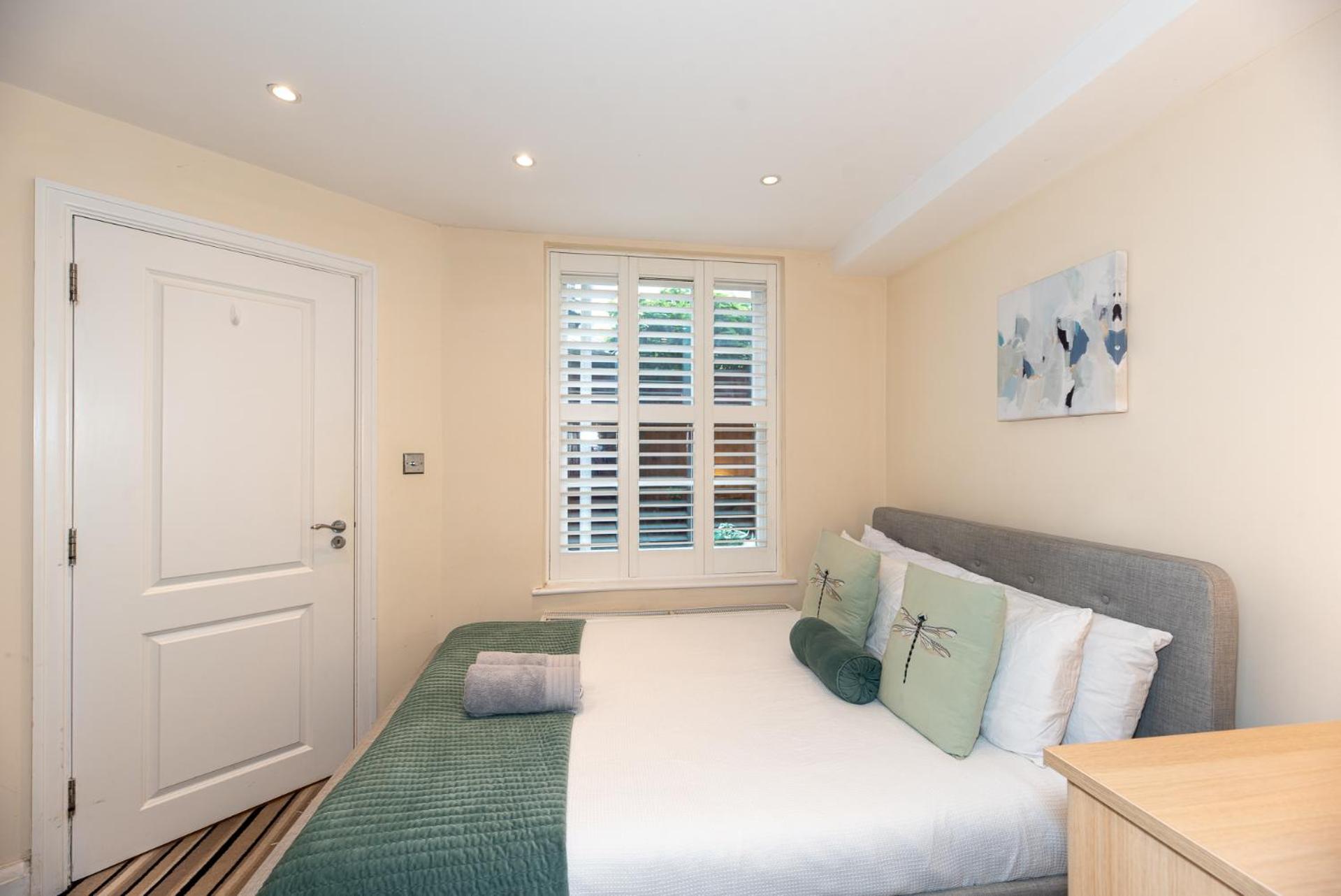 3 Bedroom Apartment With Private Terrace In Pimlico, Westminster, Victoria Londra Esterno foto