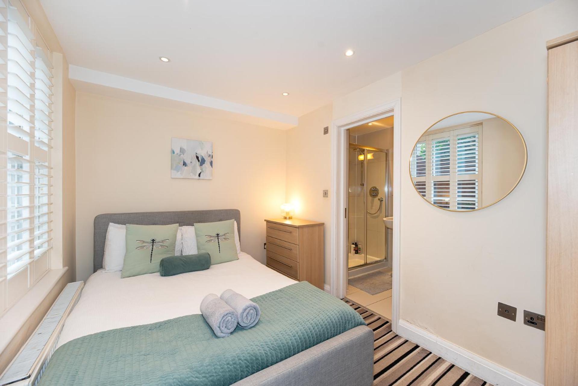 3 Bedroom Apartment With Private Terrace In Pimlico, Westminster, Victoria Londra Esterno foto