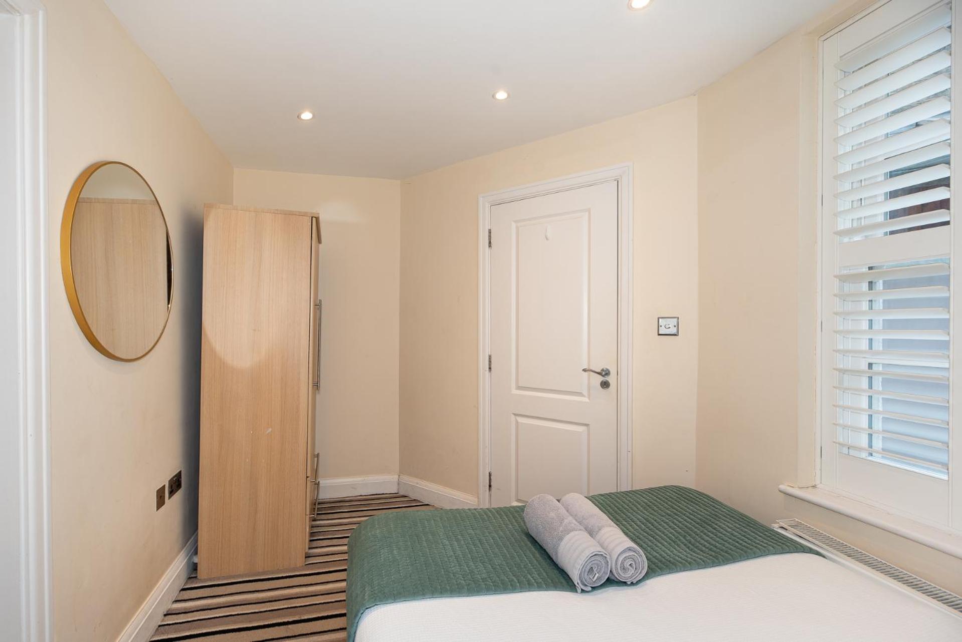3 Bedroom Apartment With Private Terrace In Pimlico, Westminster, Victoria Londra Esterno foto