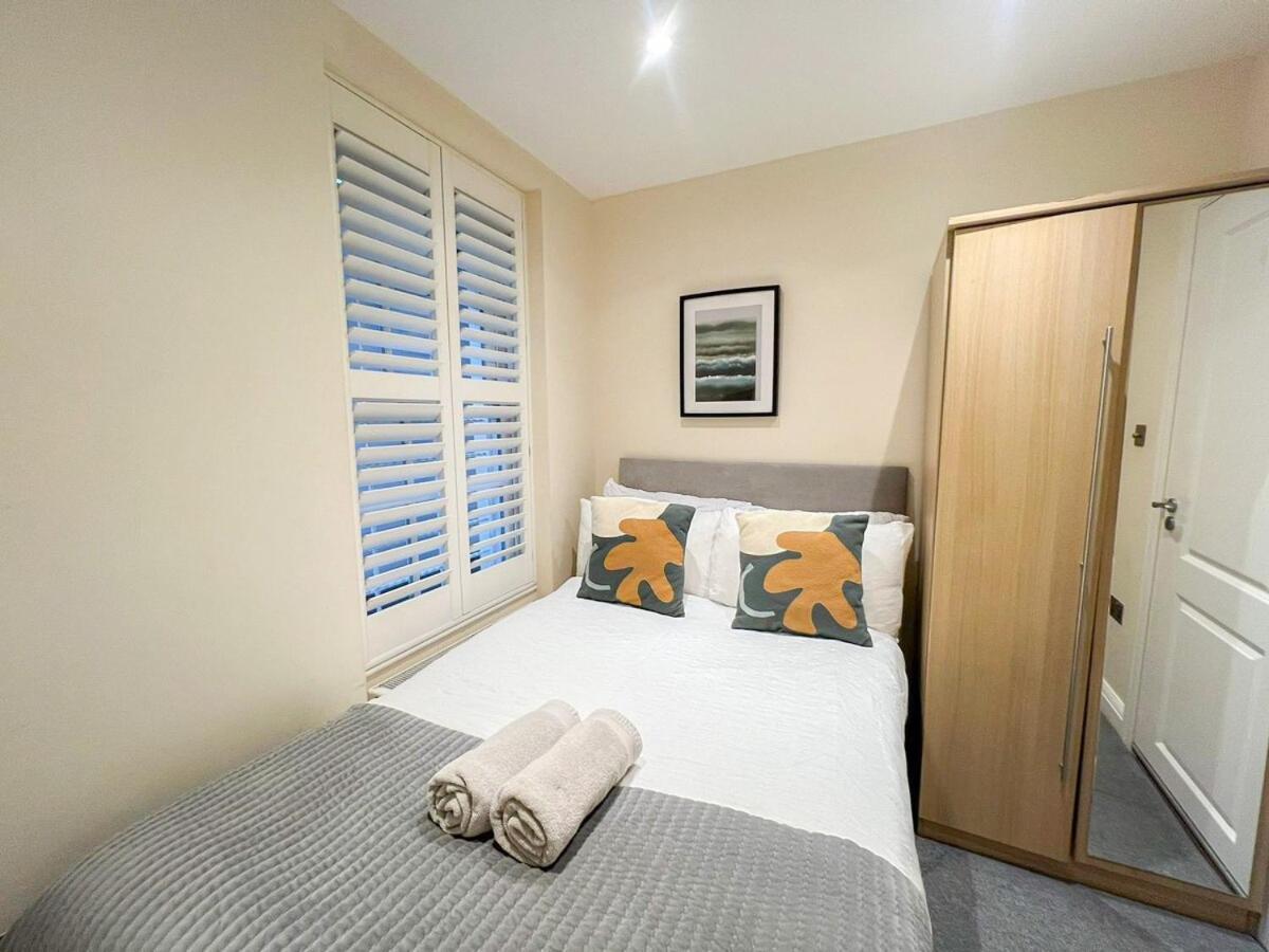 3 Bedroom Apartment With Private Terrace In Pimlico, Westminster, Victoria Londra Esterno foto