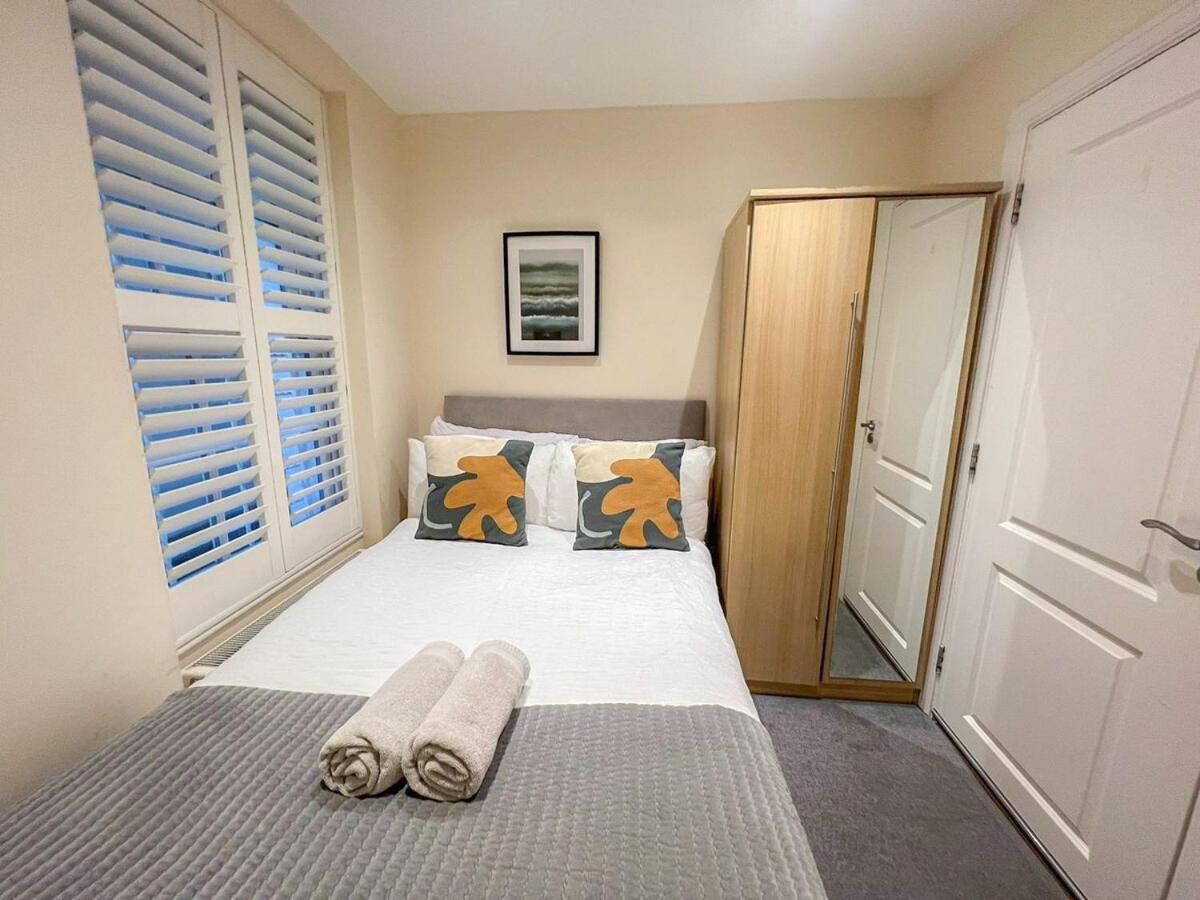 3 Bedroom Apartment With Private Terrace In Pimlico, Westminster, Victoria Londra Esterno foto