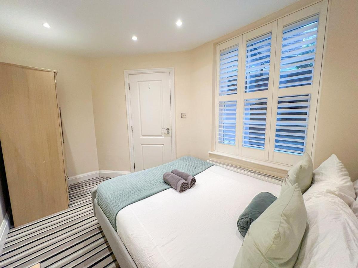 3 Bedroom Apartment With Private Terrace In Pimlico, Westminster, Victoria Londra Esterno foto