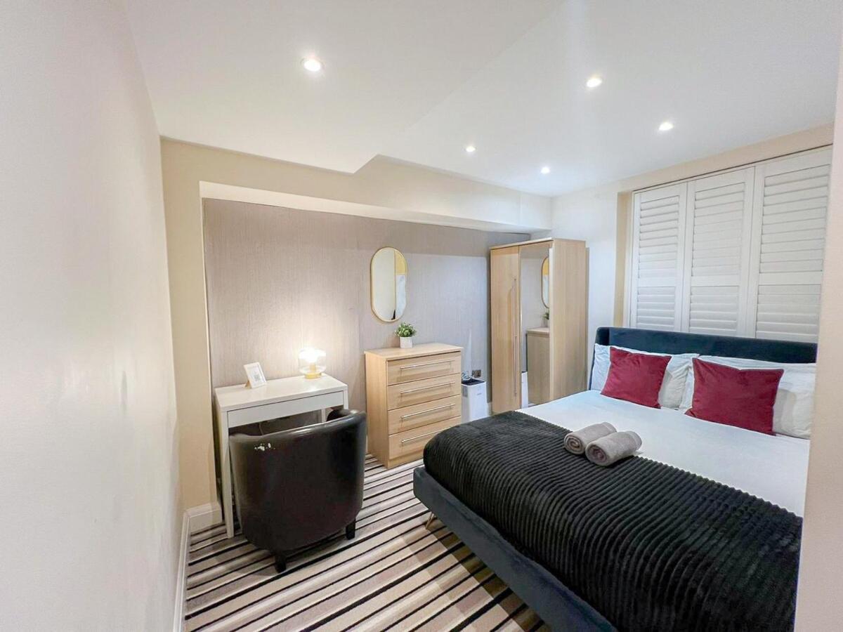 3 Bedroom Apartment With Private Terrace In Pimlico, Westminster, Victoria Londra Esterno foto