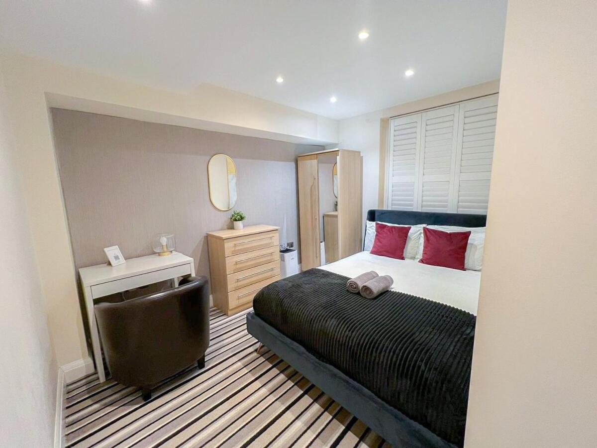 3 Bedroom Apartment With Private Terrace In Pimlico, Westminster, Victoria Londra Esterno foto