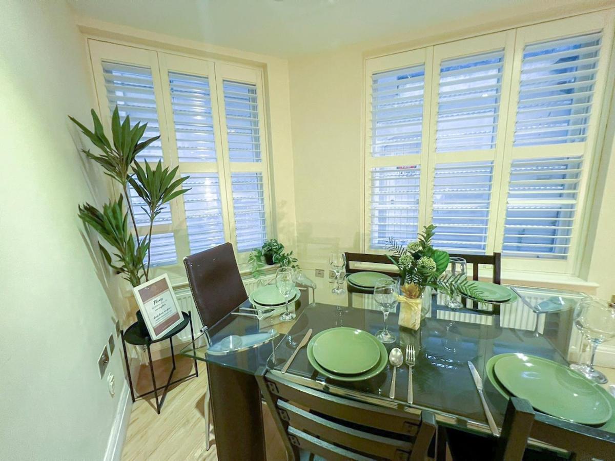 3 Bedroom Apartment With Private Terrace In Pimlico, Westminster, Victoria Londra Esterno foto