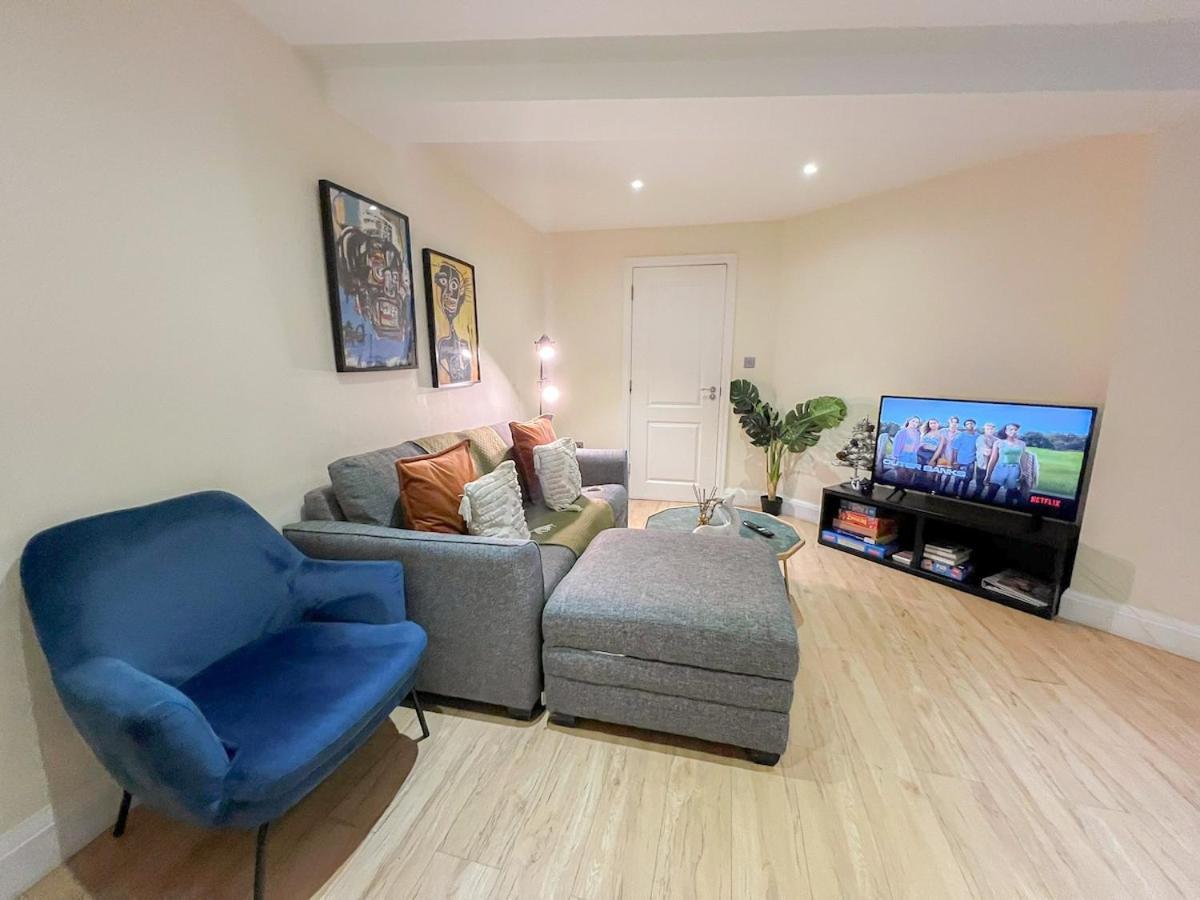 3 Bedroom Apartment With Private Terrace In Pimlico, Westminster, Victoria Londra Esterno foto
