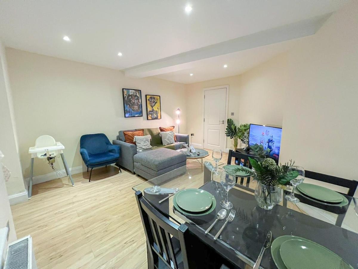 3 Bedroom Apartment With Private Terrace In Pimlico, Westminster, Victoria Londra Esterno foto